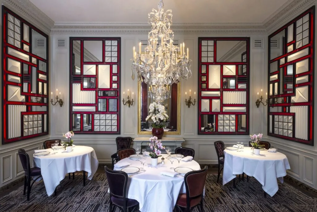 L'Ambroisie 3 michelin stars restaurant in paris