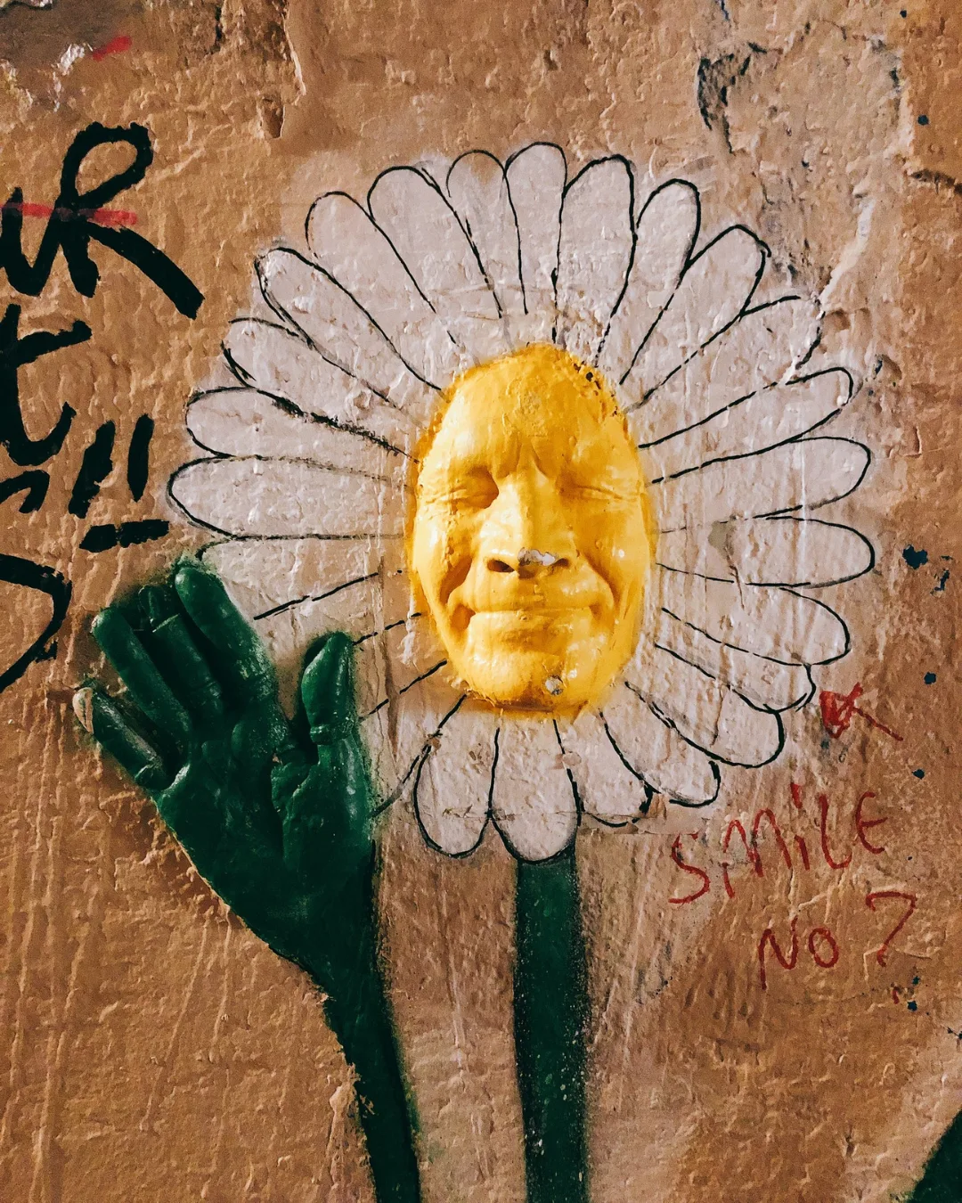 Paris walking tour Montmartre Vadim Hedonist tour clients images00011