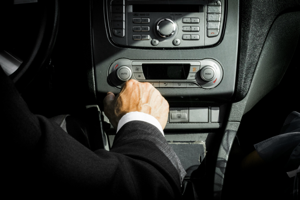 Professional private transfer service from Charles de Gaulle Airport (CDG) to Paris, ensuring comfort, safety, and reliability.